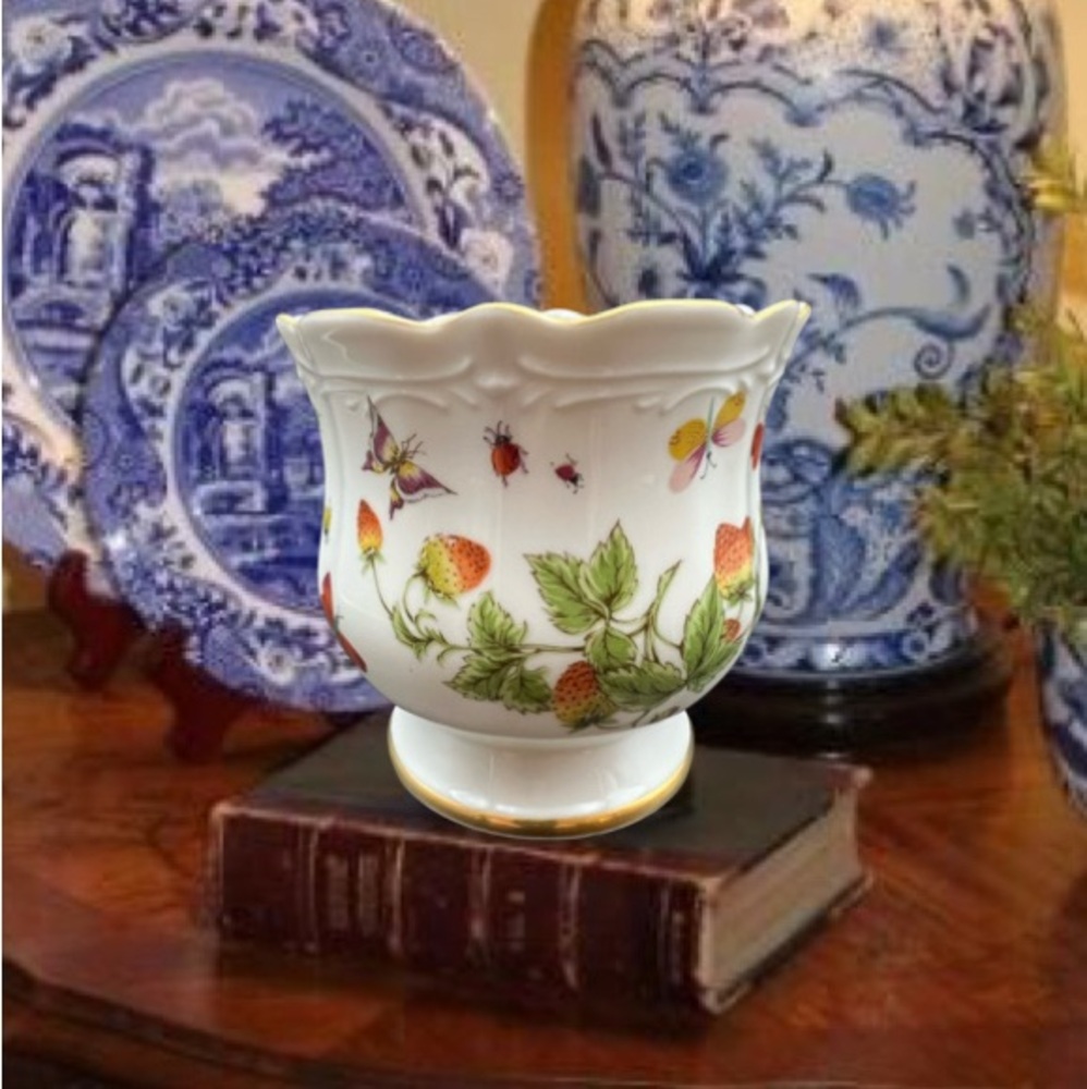 Lenwile Ardalt Strawberries & Butterflies 5” White Vase Bone China Japan